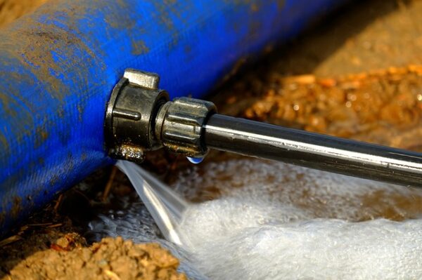 Leaking pipe that needs Houston commercial plumbing service to repair